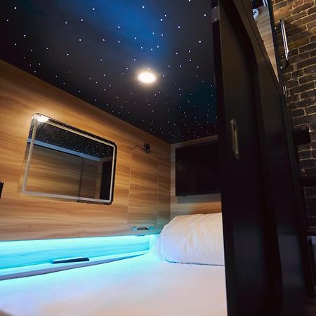 Pod Hotel Монреал Екстериор снимка