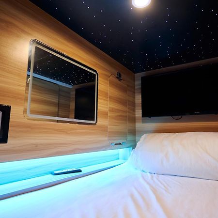 Pod Hotel Монреал Екстериор снимка