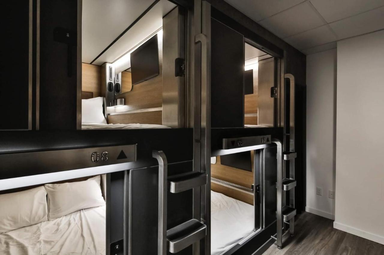 Pod Hotel Монреал Екстериор снимка