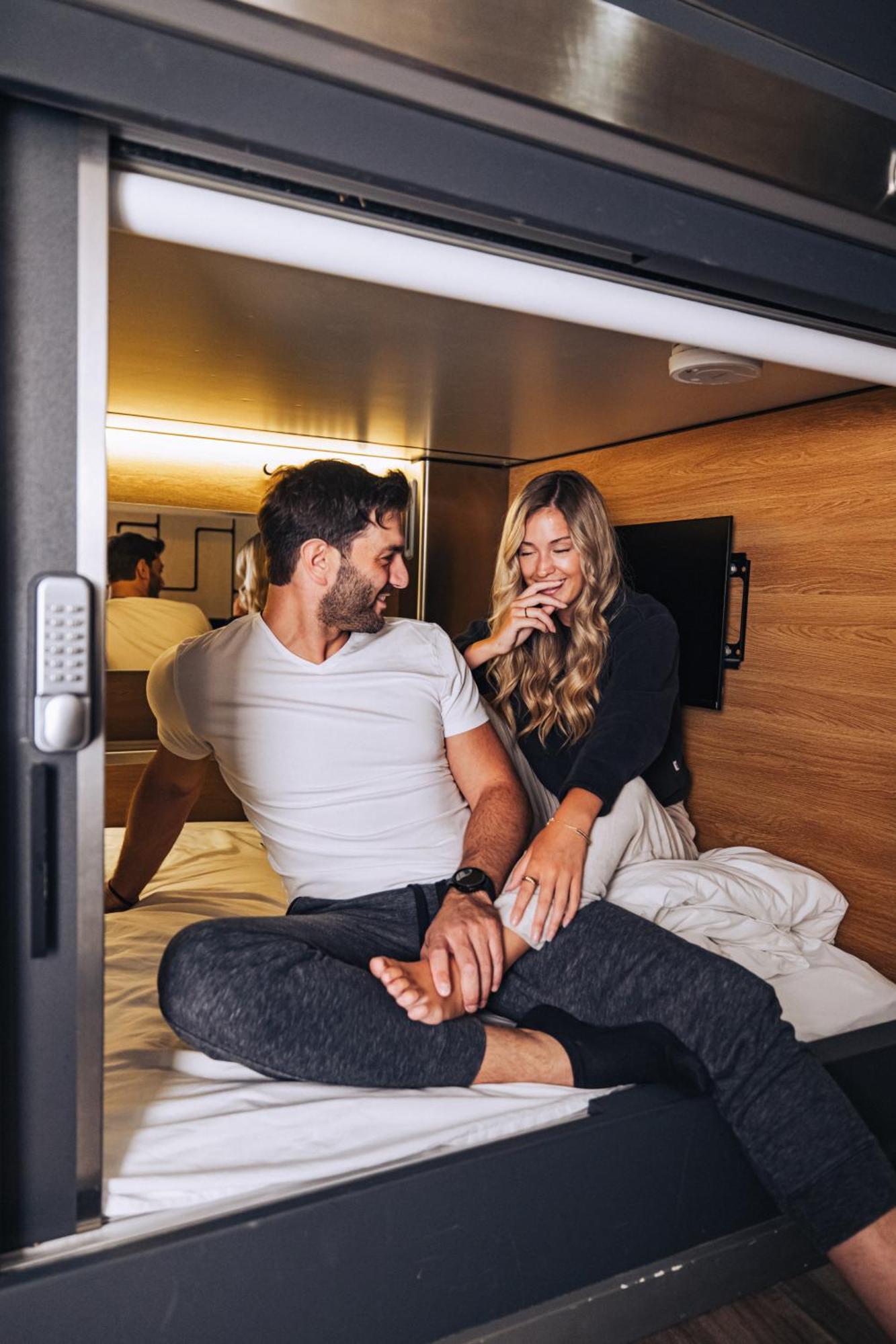 Pod Hotel Монреал Екстериор снимка