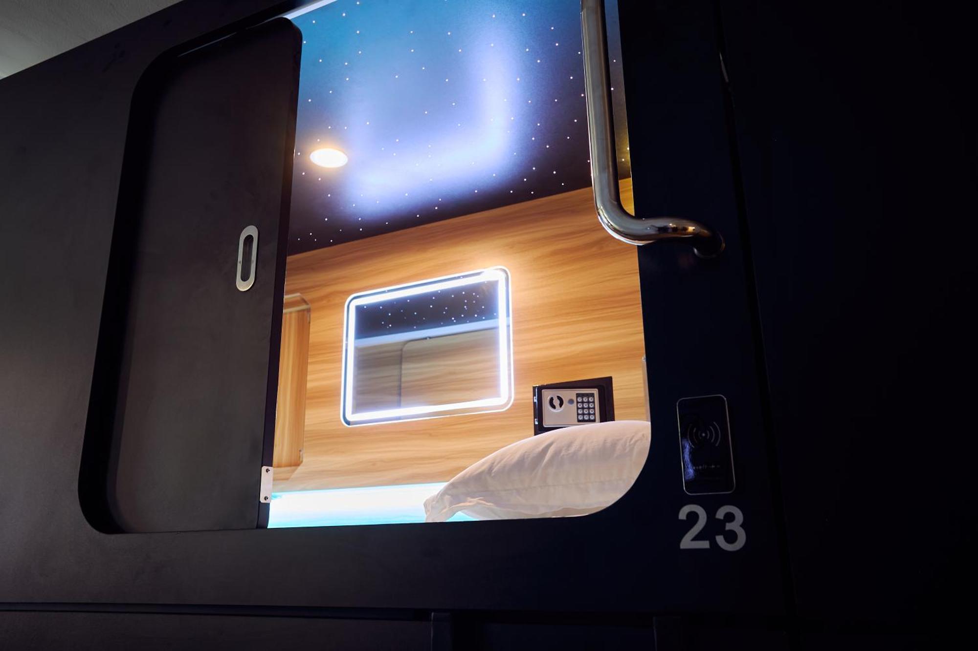 Pod Hotel Монреал Екстериор снимка
