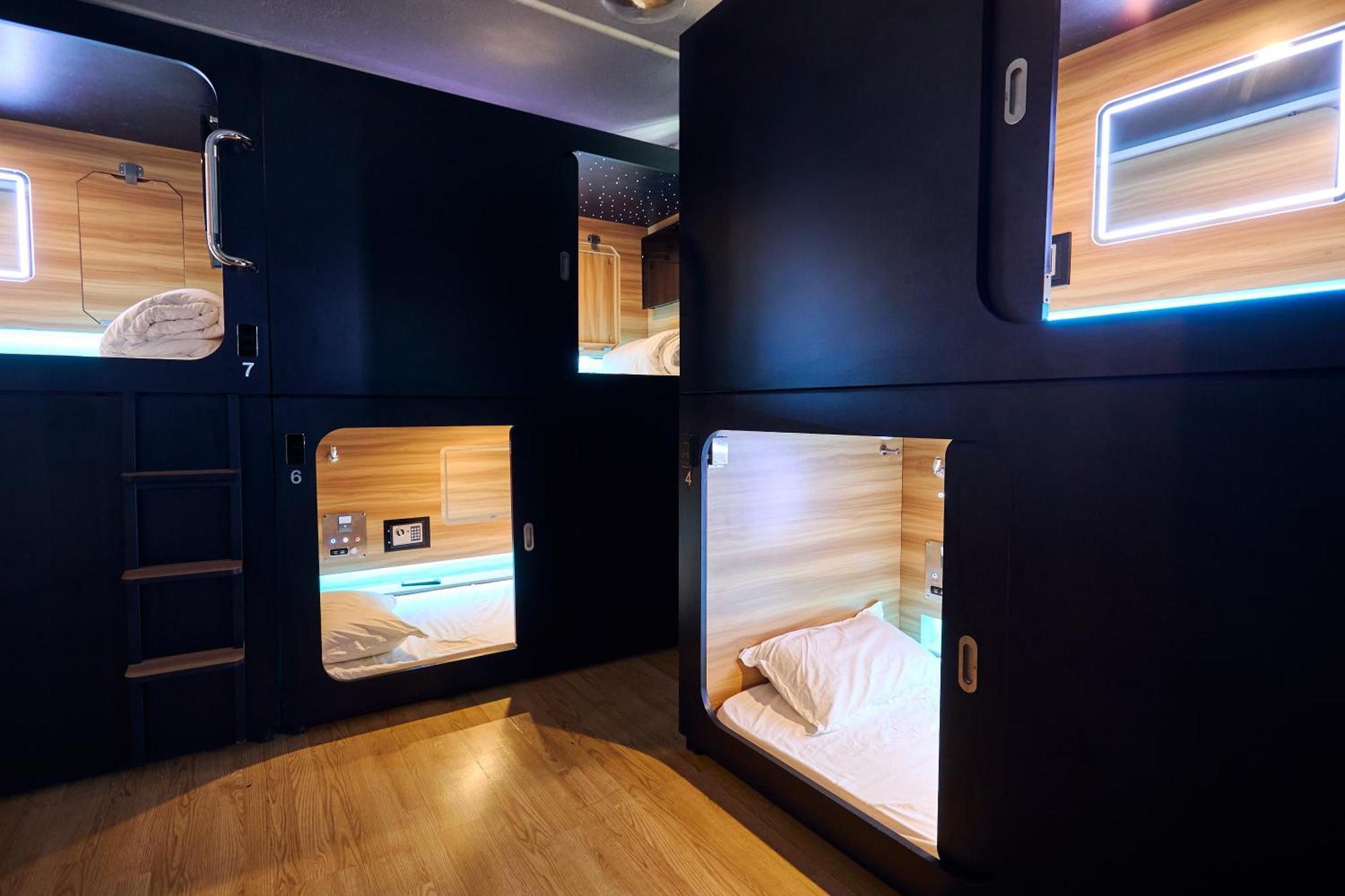 Pod Hotel Монреал Екстериор снимка