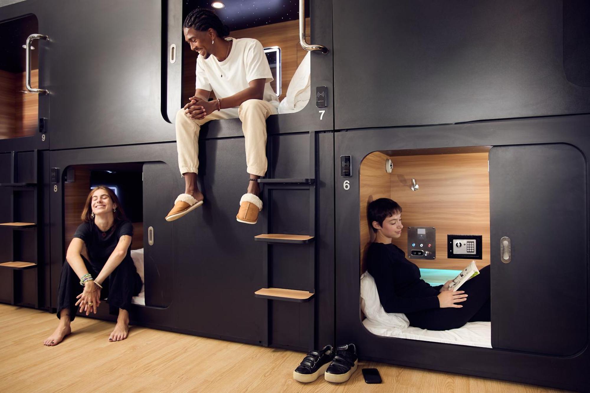Pod Hotel Монреал Екстериор снимка