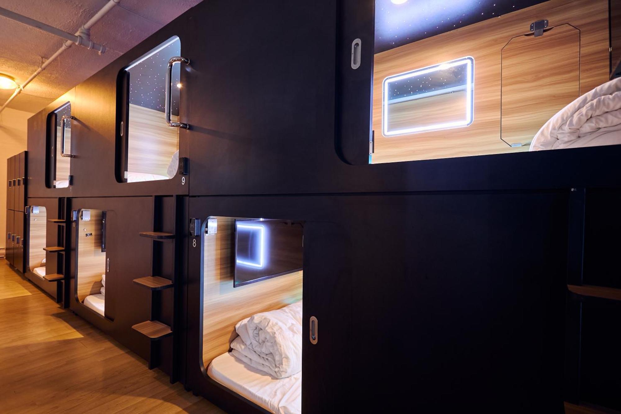 Pod Hotel Монреал Екстериор снимка